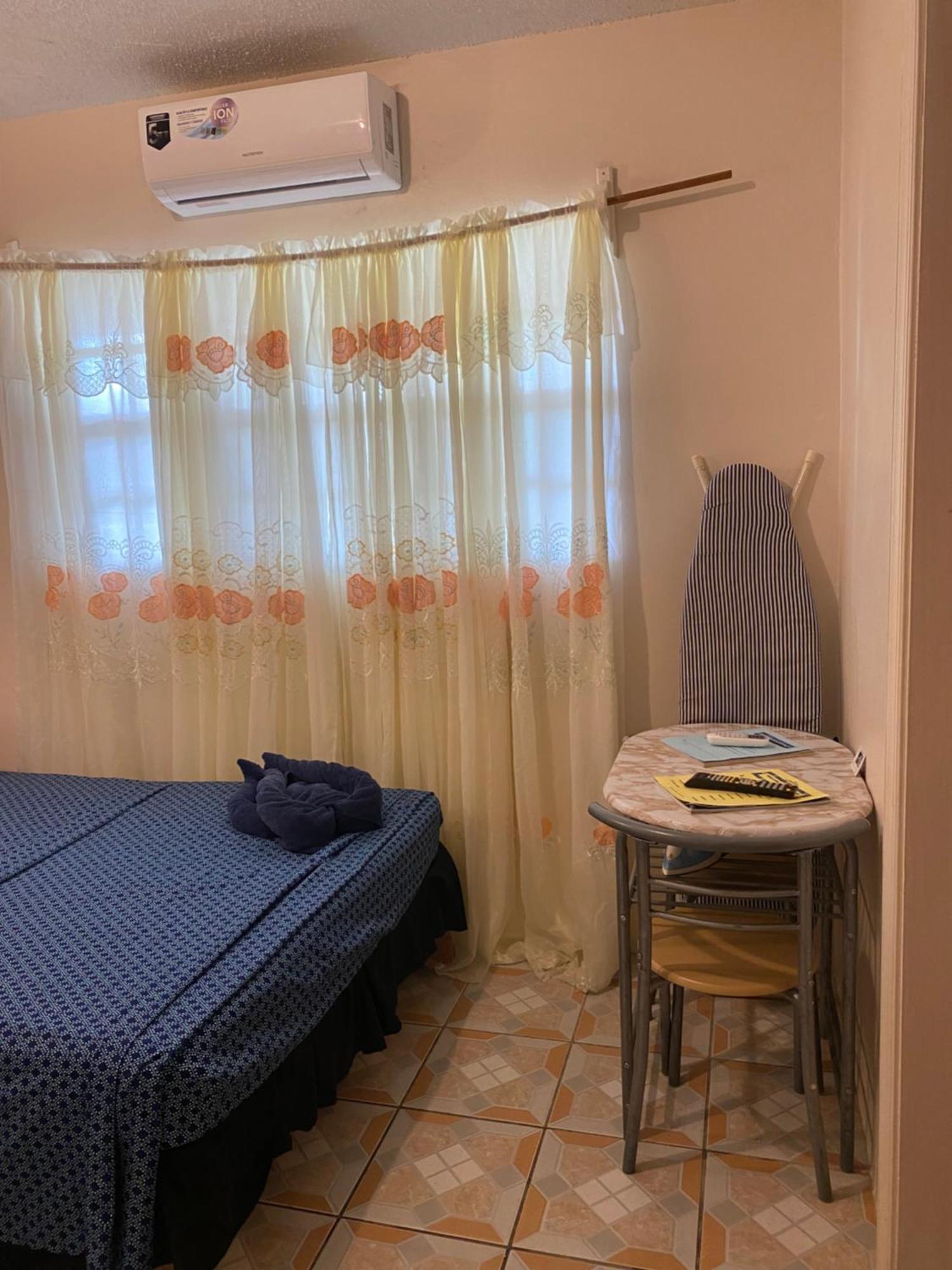 Beverley'S Guest House, Nevis Ngoại thất bức ảnh